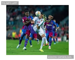 德扑锦标赛：解析“大小盲位”在翻牌后的生存难度与位置对抗。（德州扑克锦标赛：翻牌后大小盲位的生存挑战与位置博弈）