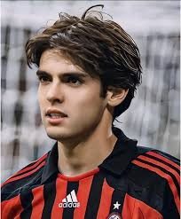 马竞主帅西蒙尼场边“锁喉”裁判引热议